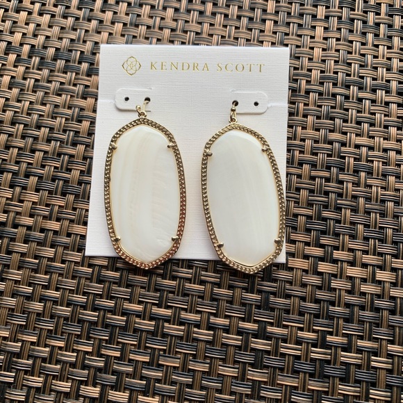 Kendra Scott Danielle MOP earrings - Picture 5 of 9